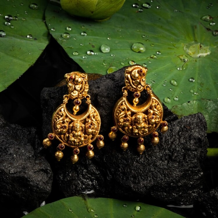 Latest design online gold earrings images